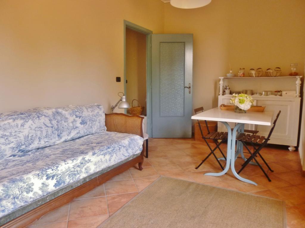 Tenuta Ajrale Vigone Kamer foto